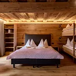 Kleine Bio Tiefenbach Otel *