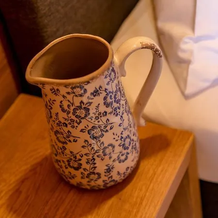 Kleine Bio Tiefenbach Otel *