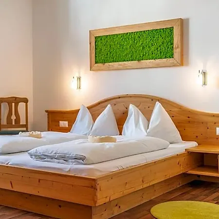 Hotel Kleine Bio Tiefenbach *